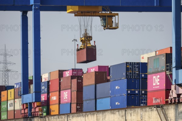 Duisburg, North Rhine-Westphalia, Germany, Port of Duisburg, container port, duisport logport, two of the world's largest container shipping companies, CMA CGM and NYK (Nippon Yusen Kabushiki Kaisha), together with duisport, operate the Duisburg Trimodal Terminal, D3T, in the logport logistics centre in Duisburg-Rheinhausen, the world's largest inland container crane operates at the container terminal with seaport status, Europe