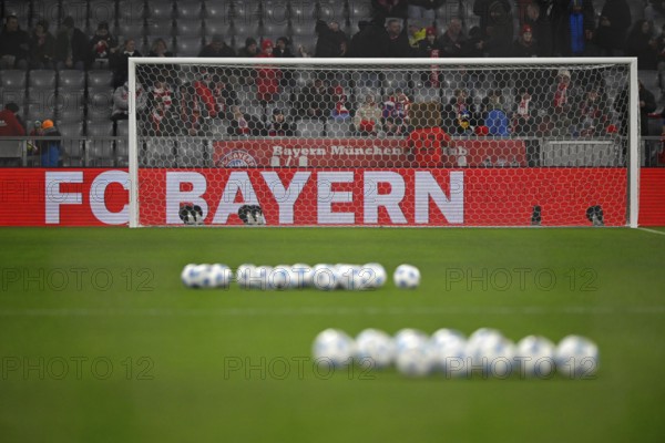 Tor tor, empty, perimeter advertising FC Bayern, Adidas match balls are lined up on the pitch, Allianz Arena, Munich, Bavaria, Germany, Europe