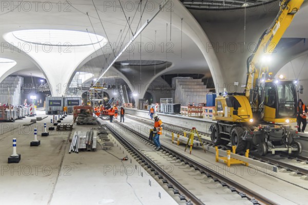 The last rails are being welded at the new main station. All the rails are now in place between Feuerbach and Wendlingen. The last gaps between the rails have been closed using the Thermit welding process. The infrastructure project is scheduled to go online at the end of 2026. Deutsche Bahn estimates the total cost of Stuttgart 21 at around eleven billion euros. Stuttgart, Baden-Württemberg, Germany, Europe