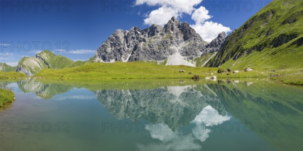Eissee, Oytal, behind Großer Wilder, 2379m, Hochvogel and Rosszahn Group, Allgäu Alps, Allgäu, Bavaria, Germany, Europe