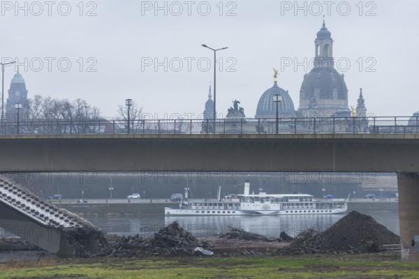 After the partial collapse of the Carola Bridge, the demolition work was prepared... Elbdampfer, Leipzig, located on the Terrassenufer, Dresden, Saxony, Germany, Europe