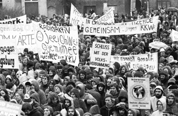 More than 20, 000 opponents of nuclear power demonstrated in Itzehoe against a nuclear power plant in Brokdorf on 19.02.1977, Germany, Europe