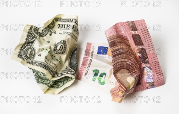 Symbol photo weak euro, weak dollar, problem, crumpled notes