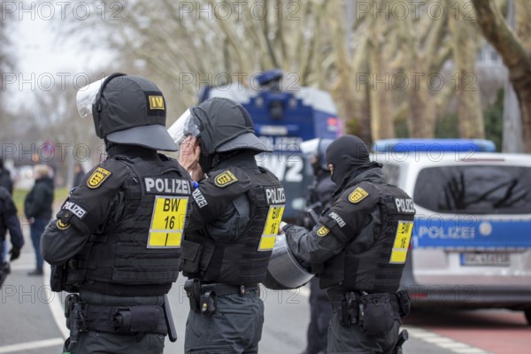 Football 3rd division, 2024/25 season, matchday 24: Waldhof Mannheim vs Hansa Rostock***Massive police deployment at the high-risk match