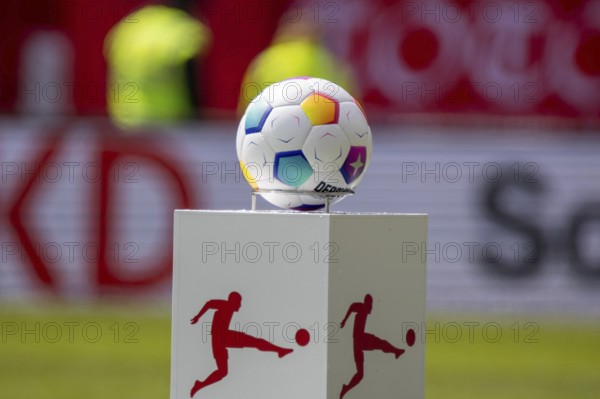 Kaiserslautern, 20 April 2024: Close-up of the Derbystar Bundesliga Brillant APS, the official match ball of the Bundesliga and Bundesliga 2 in the 2023/2024 season