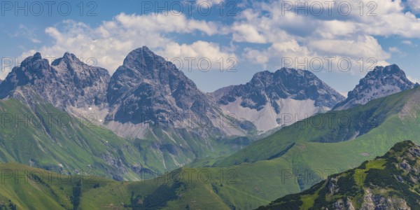 Mountain panorama from the Kanzelwand, 2224m, to Öfnerspitze, 2576m, Großer Krottenkopf, 2656m and Kratzer, 2427m, Hornbachkette, Allgäu Alps, Bavaria, Germany, Europe