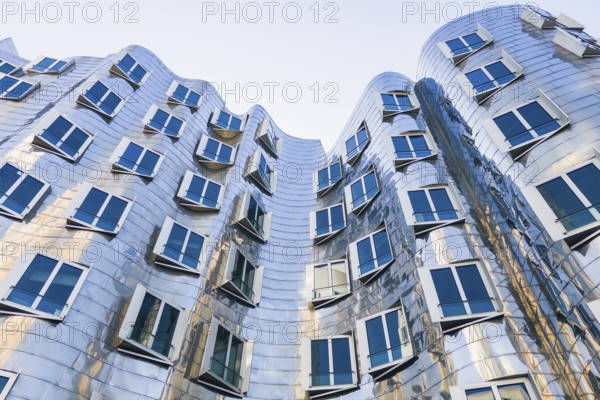 Building, Frank O. Gehry, Media Harbour, Harbour, Düsseldorf, North Rhine-Westphalia, Germany, Europe