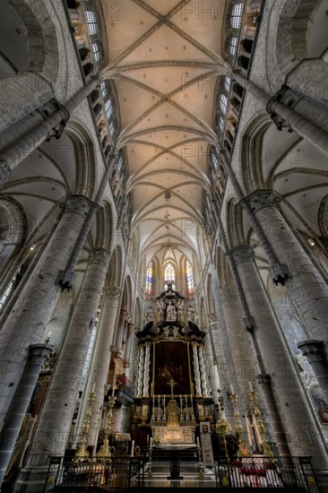 Gothic St. Nicholas Church, Vaulted ceiling and columns of the central nave, Ghent, Flanders, Belgium, Europe