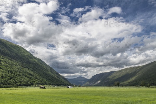 Wide valley with fields, near Otta, Sel municipality, Gudbrandsdalen, Norway, Europe