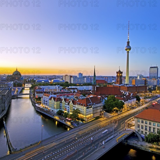 City panorama with Spree, Cathedral, Nikolai Quarter, Red City Hall and TV Tower in the evening, Berlin-Mitte, Berlin, Germany, Europe