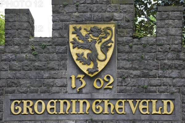 The Groeningegate, a triumphal arch commemorating the 600th anniversary of the Battle of the Golden Spurs in Kortrijk, Belgium, Europe