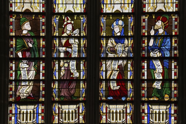 Stained glass windows of the Cathédrale Saint-Étienne, Auxerre, Département Yonne, Region Bourgogne-Franche-Comté, Burgundy, France, Europe