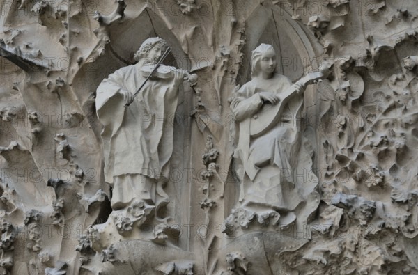 Detail of the Nativity façade of the Sagrada Familia, Holy Family Church of the Atonement, by architect Antoni Gaudí, UNESCO World Heritage Site, Barcelona, ??Catalonia, Spain, Europe