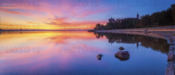 Seeburg Castle, Sweet Lake, sunset, Seeburg, Mansfelder Land, Saxony-Anhalt, Germany, Europe