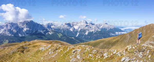 Alpine panorama, hiker on the Carnic High Trail, Carnic main ridge, Carnic Alps, Carinthia, Austria, Europe