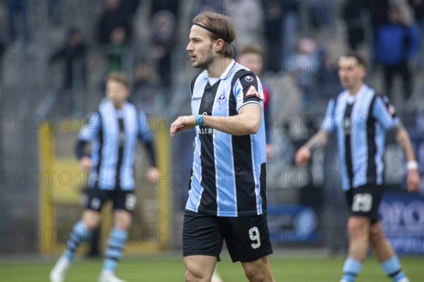 Football 3rd division, season 2024/25, matchday 24: Waldhof Mannheim vs Hansa Rostock***Picture: Felix Lohkemper (9, Mannheim)