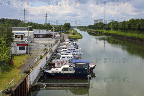 Hamm, North Rhine-Westphalia, Germany, landscape on the Datteln-Hamm Canal, in front Yacht-Club Hamm e.V., behind RWE Generation SE Gersteinwerk power station in Werne, Unna district, Europe
