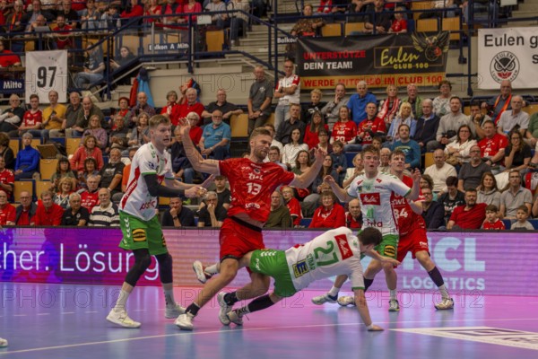 17.05.2024, 2nd HBL (German Handball League), Matchday 32: Eulen Ludwigshafen against GWD Minden (final score 28:28) . Photo: Foul by Max Staar (27, GWD Minden) on Julius Meyer-Siebert (13, Eulen Ludwigshafen)