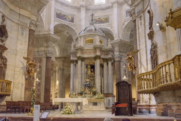 Altar under the dome in the Cathedral of the Holy Cross over the Sea, Catedral de Santa Cruz sobre las Aguas, Cádiz, Spain, Europe