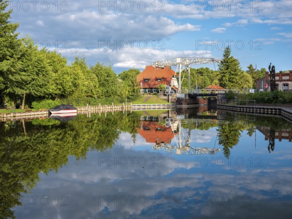 The historic lock with lifting bridge, Altfriesack, Brandenburg, Germany, Europe