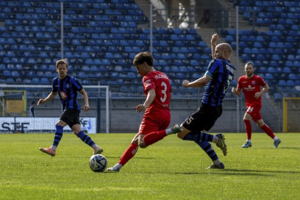 06.04.2024, Football 3rd division, Season 2023/24, Matchday 32: Waldhof Mannheim vs SpVgg Unterhaching (6:1) . Duel between Max Lamby (3, SpVgg Unterhaching) and Marcel Seegert (5, Waldhof Mannheim)