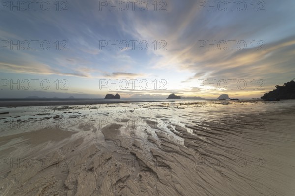Structures in the sand, sunrise at low tide on the beach of Koh Ngai Island, Andaman Sea, Satun Province, Southern Thailand, Thailand, Asia