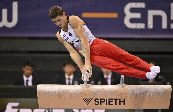 Timo Eder GER pommel horse action gymnastics, EnBW DTB-Pokal, Porsche-Arena, Stuttgart, Baden-Württemberg, Germany, Europe