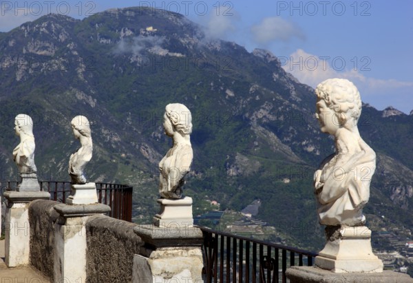 Marble busts on the Belvedere, balustrade, Terrazza dell'Infinito of Villa Cimbrone, Ravello on the Italian Amalfi Coast, Province of Salerno, Campania, Italy, Europe