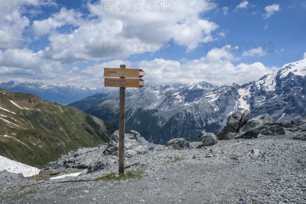 Stelvio Pass, Vinchgau Valley, South Tyrol, Italy, mountain landscape at Ortler, Stelvio Pass road, signposts hiking trail Trafoi, Franzenshöhe and Sotto Stelvio, Europe
