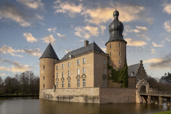 Gemen Castle, moated castle, Borken, Münsterland, North Rhine-Westphalia, Germany, Europe