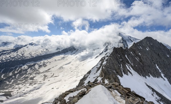 View of snow-covered mountain landscape with glaciated summit Großer Möseler and glacier Waxeggkees, summit of Schönbichler Horn, Berliner Höhenweg, Zillertal Alps, Tyrol, Austria, Europe