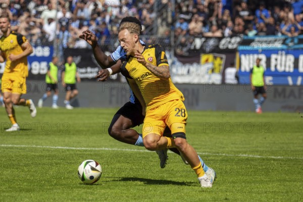 Football 3rd division, season 2024/25, matchday 37: Waldhof Mannheim vs Dynamo Dresden***On the ball: Sascha Risch (28, Dresden)