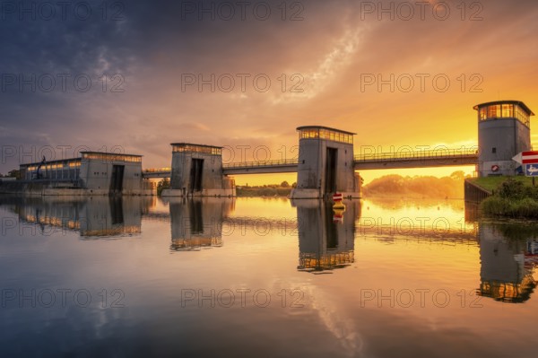 View of the Langwedel hydroelectric power station at sunset, Langwedel, Verden, Lower Saxony, Germany, Europe