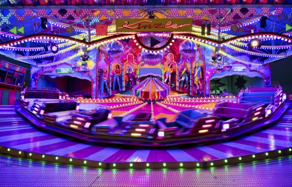 Petersburg sleigh ride, round ride, rides, motion, motion effect, neon lights, Cannstatter Wasen, funfair, spring festival, folk festival, Bad Cannstatt, Stuttgart, Baden-Württemberg, Germany, Europe