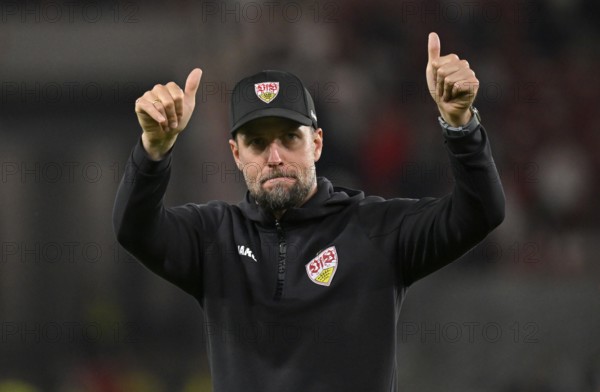 Coach Sebastian Hoeneß VfB Stuttgart gesture thanks Stuttgart fans for support, thumbs up, MHPArena, MHP Arena Stuttgart, Baden-Württemberg, Germany, Europe