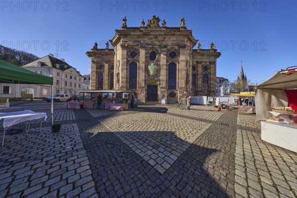 Ludwigskirche, weekly market market, market stalls, cobblestones, square, blue sky, cloudless, Am Ludwigsplatz, Saarbrücken, state capital, Regionalverband Saarbrücken, Saarland, Germany, Europe