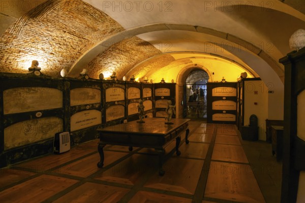 Catacombs, church of Saint Francis, Igreja e Museu de São Francisco do Porto, Ribeira district, city of Porto, Portugal, Europe