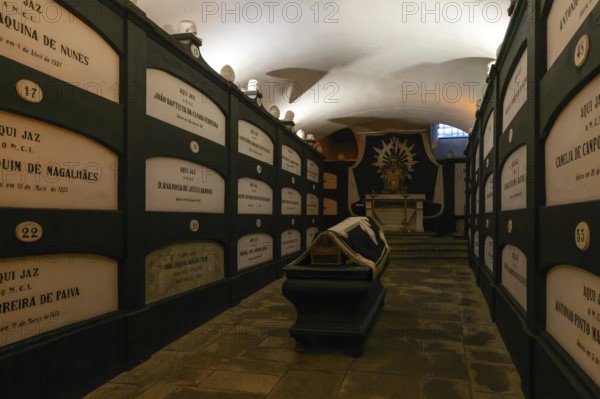 Catacombs, church of Saint Francis, Igreja e Museu de São Francisco do Porto, Ribeira district, city of Porto, Portugal, Europe