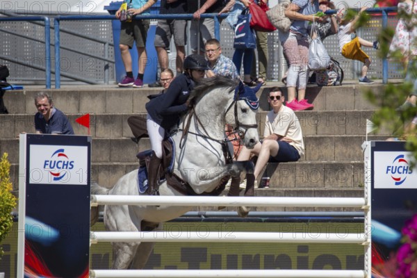 Maimarkt Tournament Mannheim 2025, Show Jumping: Prize of the Mannheimer Ausstellungs mbH***Lia Julie Beckmann on Las Dallas