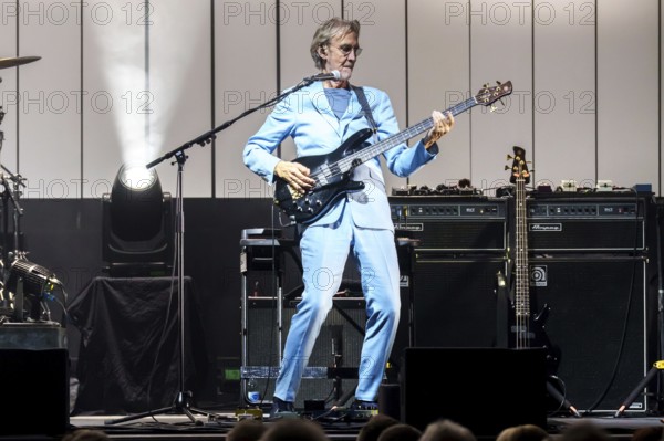 Mike Rutherford, guitarist and namesake of Mike and the Mechanics live on Looking Back - Living The Years 2025 Tour at the Tempodrom in Berlin on 04.05.2025