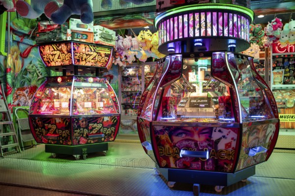 Gaming, gambling, slot machines, neon lights, Cannstatter Wasen, funfair, spring festival, folk festival, Bad Cannstatt, Stuttgart, Baden-Württemberg, Germany, Europe