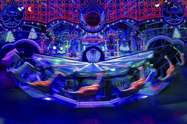 Petersburg sleigh ride, round ride, rides, motion, motion effect, neon lights, Cannstatter Wasen, funfair, spring festival, folk festival, Bad Cannstatt, Stuttgart, Baden-Württemberg, Germany, Europe