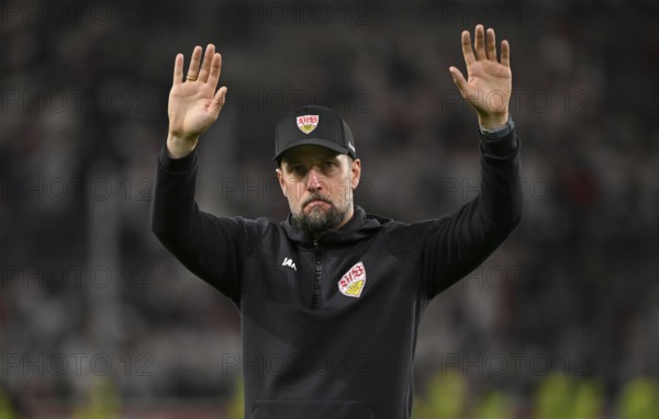 Coach Sebastian Hoeneß VfB Stuttgart gesture thanks Stuttgart fans for support, MHPArena, MHP Arena Stuttgart, Baden-Württemberg, Germany, Europe