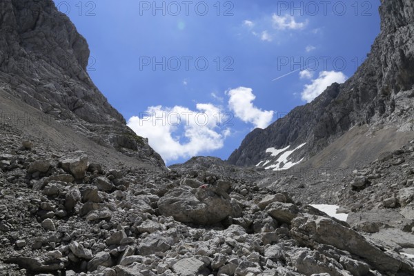 Travelling in the Wilder Kaiser on the Eggersteig to Ellmauer Tor (Tyrol)