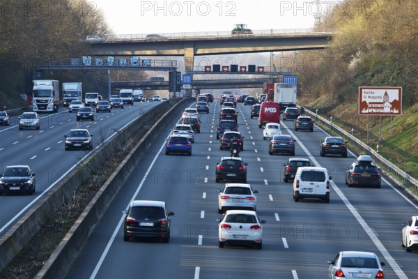 Many cars on the A 3 motorway, Erkrath, Bergisches Land, North Rhine-Westphalia, Germany, Europe