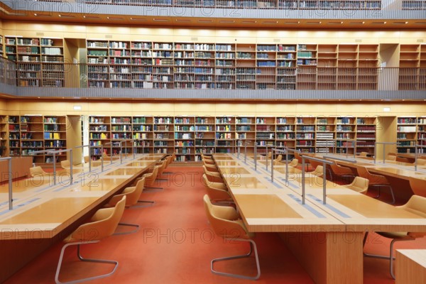 View of the general reading room of the Berlin State Library in the Unter den Linden building, the basic refurbishment by the Federal Office for Building and Regional Planning has now been completed, 1 November 2019