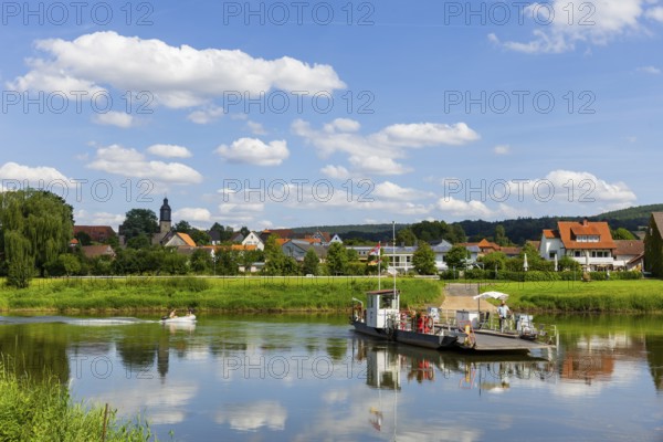 The Weser ferry connects Lippoldsberg with the Vorwerk. Built in 1981, the ferry carries people and up to 3 cars across the Weser using the power of the current, Märchenfähre Lippoldsberg, Wesertal, Lower Saxony, Germany, Europe