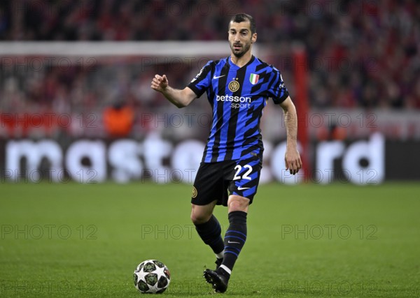 Henrikh Mkhitaryan Inter Milan (22) on the ball Champions League, Allianz Arena, Munich, Bayern, Germany, Europe