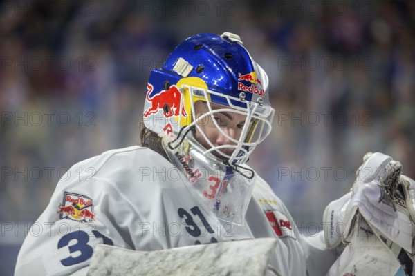 DEL, German Ice Hockey League 2024/25 season, playoff quarter-finals, game 3: Adler Mannheim v Red Bull Munich***Evan Fitzpatrick (31, Munich)