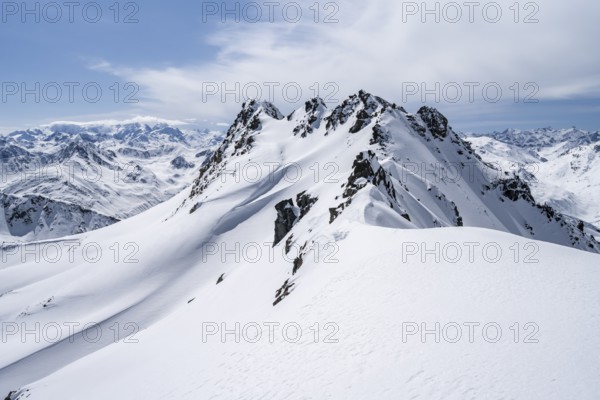 View of mountain panorama with mountain peaks of the Bernina group, mountain landscape in winter on the Scalettahorn, Grisons Haute Route, Albula Alps, Rhaetian Alps, Grisons, Switzerland, Europe